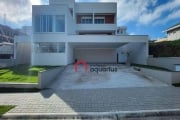 Casa com 3 dormitórios à venda, 370 m² por R$ 3.080.000,00 - Condomínio Residencial Jaguary - São José dos Campos/SP