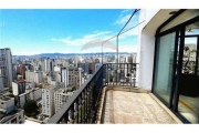 Cobertura duplex à venda no condomínio Porto Fino, vista exuberante, 24° andar! São 469m² de área privativa, sendo 5 dormitórios com 2 suítes e closts