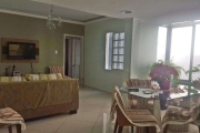 Apartamento de 3 dormitórios transformados em 2 dormitórios, totalmente reformado, porcelanato, amplo living 2 ambientes, cozinha, sacada, 2 banheiros. Prédio com salão de festa e churrasqueira. Agend