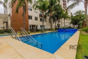 Excelente apartamento à venda no bairro Menino Deus em Porto Alegre. Com 2 quartos sendo 1 suíte, 2 banheiros, sala de jantar, sala de estar, área de serviço e churrasqueira. Condomínio com ótima infr