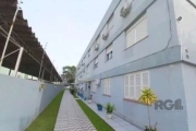 Apartamento na Coronel Massot, ensolarado e arejado.2 dormitórios , sala ,cozinha, lavabo, banheiro e área de serviço. Ficam os móveis e ar-condicionado.&lt;BR&gt;Apenas 1 lance de escada.    &lt;BR&g