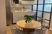 Vende apartamento de um dormitório,  cozinha integrada e área de serviço separada, recém reformado em prédio super bem cuidado no Centro Histórico de Porto Alegre. &lt;BR&gt;&lt;BR&gt;Com móveis fixos