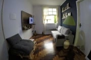 Apartamento de 02 dormitórios , banheiro social com ventilação natural, sala ,cozinha com área de serviço. Com ótima posição solar e bem arejado, localizado em ponto central da cidade com todas as com