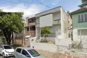 Ótimo apartamento duplex no Jardim Botânico, com 81m² privativos, com 3 dormitórios. Possui sala ampla, 3 dormitórios, banheiro social com ventilação natural, cozinha espaçosa, banheiro auxiliar, e ár