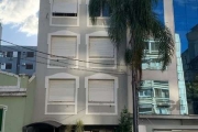 Apartamento 40,74m² de frente semi-mobiliado, cozinha planejada, rack da sala planejado, cama, roupeiro planejado, living podendo separar em dois ambientes, 1 dormitório suíte, cozinha. &lt;BR&gt;No t