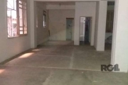 Sala comercial, podendo ser residencial, com 230 m2 no coração do Centro Histórico.&lt;BR&gt;Condomínio baixo, precisando de reformas.&lt;BR&gt;Disponível para aluguel ou venda.&lt;BR&gt;Aceita carro 