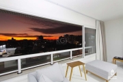 Apartamento 159m²,  Grand Park Eucaliptos 4 suítes, transformada em 3 Suites, lareira e churrasqueira com vista para o mais lindo por do sol . Semi Mobiliado.&lt;BR&gt;Na sala de estar contamos com um