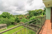 Casa para venda bairro Glória, proximidades da Avenida Oscar Pereira e 3ª Perimetral (Av. Cel. Aparício Borges) e novo Bourbon Teresópolis.&lt;BR&gt;Casa composta de dois pavimentos, sendo no paviment