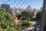 Apartamento amplo de 120 m²,  com 3 dormitórios + dependência, 01 banheiro social + um banheiro auxiliar, posição solar com sol da manhã nos quartos e sol a tarde na área de serviço. Localizado no 5° 