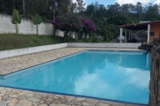 Chácara com piscina, lago e churrasqueira, Casa com 4 dormitórios sendo 2 suítes, toda cercada com muro e portão automático.