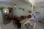 Apartamento 2 dormitórios, reformado, com armários e 1 vaga de garagem