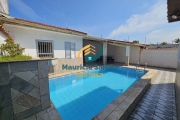 Casa térrea em Mongaguá, bairro Vera Cruz, 3 dormitórios sendo 1 suíte, piscina e churrasqueira, excelente localização, quadra da praia!!