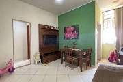 À Venda apartamento com dois quartos reformado no Barreto!!!