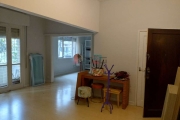 Vende-se apartamento em Higienópolis, 3 dormitórios.