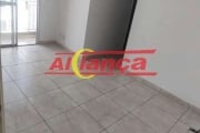 Apartamento com 2 dormitórios, sala , piso, cozinha, área de serviço, Todo reformado e f