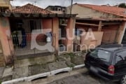 Terreno com 6 casas para renda à venda na Vila Ede!