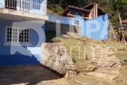 Casa à venda em Condomínio Fechado-Vila Santos- 4 dormitórios- 1 suíte 1 sala,  3 banheiros, 3 vagas