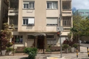 Vende no bairro Bonfim, apartamento de 03 dormitórios fundos lateral, living 02 ambientes, banheiro social e auxiliar, ampla cozinha. Necessita de reforma.&lt;BR&gt;Prédio com elevador. Próximo ao col