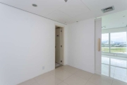 Sala comercial de alto padrão, PRONTA PARA USO: com piso, forro, ar condicionado e uma vaga de garagem. Localizada dentro do complexo do Barra Shopping Sul. Preço e disponibilidade do imóvel sujeitos 