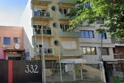 Excelente apartamento com 2 dormitórios no Bairro Santana, em rua tranquila, 1 banheiro auxiliar com hidromassagem, secador elétrico para toalha e ventilação natural, cozinha, área de serviço, aquecim