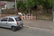 O terreno fica no bairro Niterói, Canoas. Bem próximo da estação do Trensurb, próxima da BR 116. Ponto excelente. Medidas 11 metros de frente por 44 metros de profundidade.