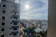 Excelente apartamento de dois quartos, sendo uma suíte, sala ampla integrada à sacada com dois ambientes definidos, churrasqueira, hall de entrada, cozinha montada com móveis sob medida, área de servi