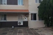 Sobrado no Condomínio Floridas Garden&lt;BR&gt;&lt;BR&gt;Casa com 145m² privativos, com 03 dormitórios sendo 01 suíte e 02 vagas.&lt;BR&gt;Possui living amplo para 02 ambientes, lavabo, banheiro socia