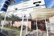 Apartamento desocupado com 2 dormitórios no bairro Menino Deus em Porto alegre; living 2 ambientes, cozinha, lavanderia, dependência de empregada, banheiro auxiliar, banheiro social, sol da manhã. Mui