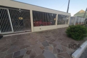 Casa térrea com 2 dormitórios, 2 vagas e pátio com piscina no bairro Harmonia.&lt;BR&gt;Casa com 82m² privativos, 2 dormitórios, 2 banheiros, closet , cozinha com churrasqueira, sala espaçosa, lavande