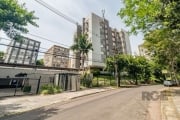 Apartamento no bairro Vila Ipiranga, com 68 m² de área útil. Imóvel com 02 dormitórios,  sala de estar/jantar, sacada fechada, cozinha, 02 banheiros, área de serviço e pisos em laminado. Imóvel com po