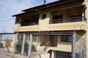 Casa no condomínio sol nascente: ampla, ensolarada, 4 dormitórios, 2 suíte com hidro, amplo living dois ambientes com lareira, hall de entrada, cozinha, mobiliada, área de churrasqueira com armários s