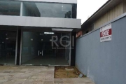 Loja comercial localizada no bairro Vila Ipiranga, com 150m². Imóvel com 02 banheiros, cortina automatizada, escada em granito e piso porcelanato. Localizado na Avenida Brasilia, próximo a academias, 