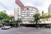 Excelente oportunidade de investimento! Loja à venda no Edificio Central Park Gallery, localizado na Rua Mostardeiro, bairro Rio Branco. Com área privativa de 26.64m² e área total de 49.93m², essa loj