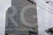 Excelente loja no bairro Bela Vista, na Avenida Carlos Gomes, próxima a Anita Garibaldi com 91,82 metros privativo, toda envidraçada, alto fluxo de carros.&lt;BR&gt;Piso em  porcelanato, forro em gess