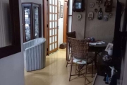 Vende no bairro Cavalhada, com garagem, apartamento de 03 dormitórios, living 02 ambientes, banheiro social, cozinha americana. totalmente reformado. Prédio com elevador, salão de festas e portaria 24