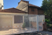 Casa para comprar  no Bairro Bela Vista. Próxima à Esquina na Rua Mariland.