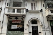 REFORME ESTA MARAVILHOSA CASA NO MOINHOS DE VENTO , RUA HILARIO ,  MELHOR PONTO DE PORTO ALEGRE.Oportunidade para seu negocio&lt;BR&gt;&lt;BR&gt;Localização:&lt;BR&gt;A casa está situada no melhor bai