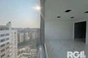 Sala comercial no Home Nilo Office no bairro Jardim Europa. São 37 m2 com 1 banheiro e vaga escriturada coberta.&lt;BR&gt;&lt;BR&gt;Já com piso em porcelanato, divisória e teto em gesso.&lt;BR&gt;&lt;