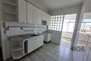 Este é o apartamento perfeito para quem busca conforto e praticidade. Totalmente reformado e com excelente posição solar, este imóvel é ideal para você e sua família.&lt;BR&gt;- 2 dormitórios bem ilum