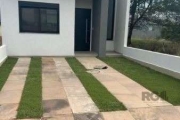 Casa térrea nova, com 3 dormitórios, sendo um deles uma suíte, sala com pé direito duplo, churrasqueira, quintal com espera para piscina, espaço garagem para um carro, piso em porcelanato, banheiros c