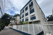 APARTAMENTO DE 2 DORMITÓRIOS, DE FUNDOS, SOL DA MANHÃ, VENTILADO. &lt;BR&gt;SALA, COZINHA, ÁREA DE SERVIÇO, BANHEIRO SOCIAL.&lt;BR&gt;&lt;BR&gt;Garagem por convenção de condomínio no valor mensal de R