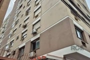 Amplo apartamento de um dormitório, banheiro, sala, cozinha e área de serviço.&lt;BR&gt;Prédio com elevador, portaria 24hs, quiosques e salão de festas.&lt;BR&gt;Perto de todos os recursos do bairro.&