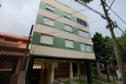 ALUGO  Apartamento com 2 Dormitórios no Bairro Vila Ipiranga em Porto Alegre, sendo 1 suíte, piso laminado, 02 SPLITs insatalados, água quente com aquecedor de passagem. Churrasqueira, uma vaga de gar