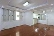 APARTAMENTO DE FUNDOS &lt;BR&gt;&lt;BR&gt;Apartamento semi-mobiliado, possui 3 dormitórios, sendo 1 suíte,  hall de entrada, sala dois ambientes, banheiro social, cozinha com entrada de serviço, despe