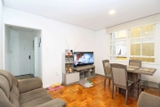 Apartamento reformado, com 2 dormitórios na Cidade Baixa, suíte e closet, living 2 ambientes, ampla cozinha, área de serviço,banho auxiliar e lavanderia,&lt;BR&gt;banho social, bem iluminado e arejado