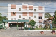 Apartamento Impecável!!! Entrar e Morar!!! Excelente apartamento de 02 (dois) dormitórios, bem amplos, arejado e ensolarado, living dois ambientes, banheiro com ventilação natural e área de serviço se