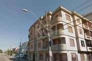 Apartamento 2 dormitórios, reformado, piso laminado, ensolarado, ventilado, próximo a todos os recursos.