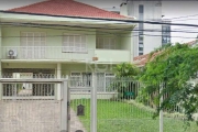 vende Casa/Terreno em localização privilegiada, próximo a 100 m da Nilo Peçanha e Carlos Gomes. &lt;BR&gt;sendo 04 quartos,01 suite, 03 banheiros, ampla sala, vaga para 04 carros