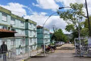 Apto de 2 dorm, totalmente reformado, com janelas em alumínio, cozinha sob medida, piso laminado, ficam no imóvel os móveis fixos da cozinha. Ficam no imóvel 2 aparelhos de ar condicionado. Sala com v