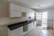 Apartamento 02 dormitórios com dependencia de empregada no Bairro Menino Deus em Porto Alegre. Muito amplo com 101,68 m2 privativos. Predio tradicional do bairro, com elevador, play Ground, salão de f